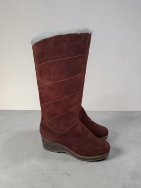 Bootlegger Classic Women's Tan Suede Winter Boots with Shearling Trim Canada